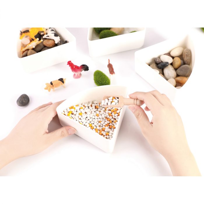 Sensorik-Kasten Bauernhof mit Figuren & Naturmaterialien – Bild 2