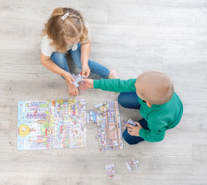 Bodenpuzzle „Stadtleben“ – 45-teiliges XXL Puzzle von beleduc – Bild 18