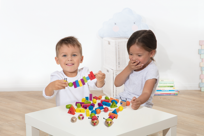 beleduc Rondo Vario – Fädelspiel mit Farben und Formen – Bild 3
