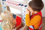 beleduc Twin-Station Feuerwehr & Polizei – Bild 17