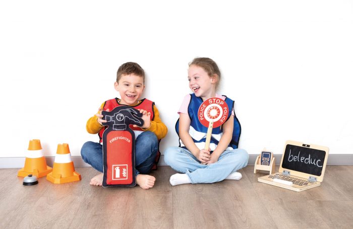 Rollenspiel-Set Feuerwehr & Polizei – 9-teilig von beleduc – Bild 2