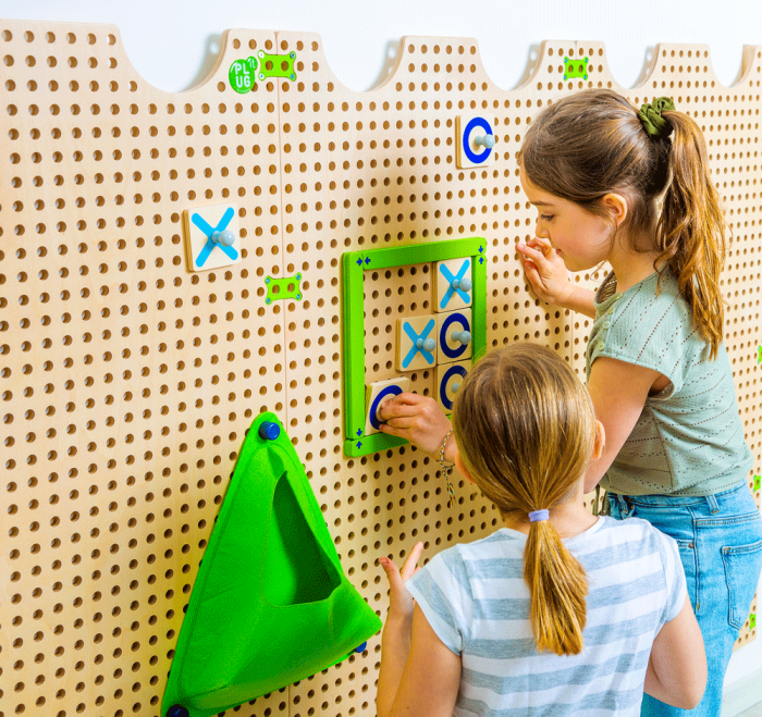 PLUG IT TicTacToe und Steckspiel Set, 178 Teile – Bild 3