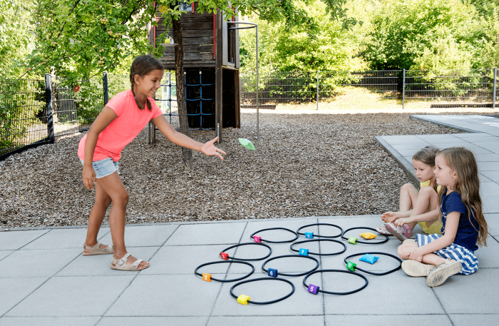Jump & Throw – Hüpf- und Wurfspiel von beleduc – Bild 3