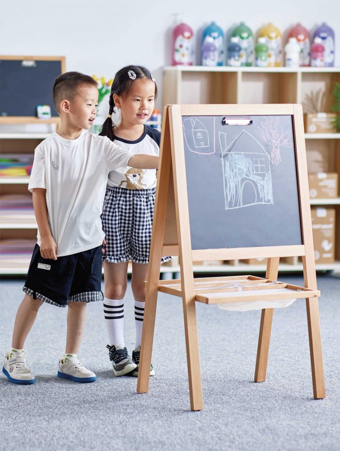 beleduc Kinder Staffelei 2-in-1 – Bild 2