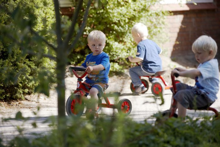 Winther MINI VIKING Rutschdreirad mit Lenkrad – Bild 2