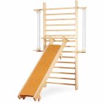 Fitness-Sprossenwand mit Rollbank und Expander