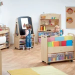 Millhouse Kreativbereich mit A3-Trockenregal und Malstaffelei