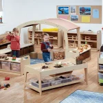 Millhouse MINT-Spielbereich mit Lichtwagen und Forschertisch