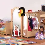 Millhouse Verkleidungsecke mit Kostümwagen und Boxenregal