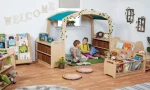 Millhouse Leseecke mit Bücherregalen und Dachhöhle